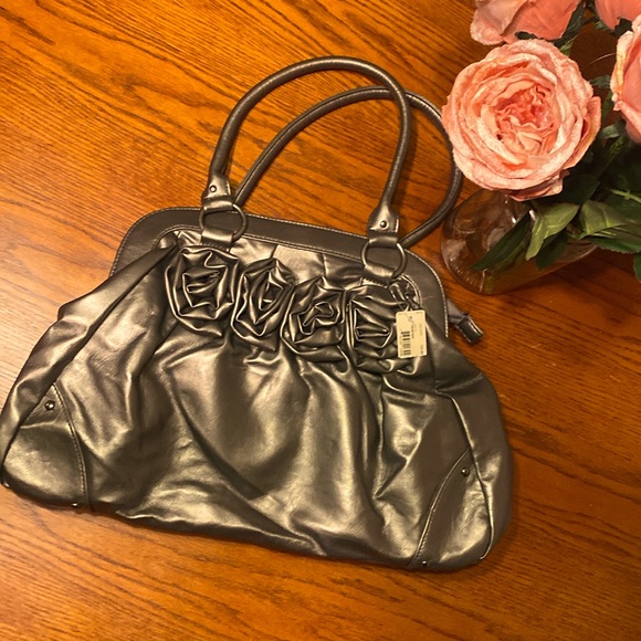 JCPenney 16” x 11” x 4” Soft Pewter Pliable Faux Leather Handbag Zippered Purse - Picture 1 of 11
